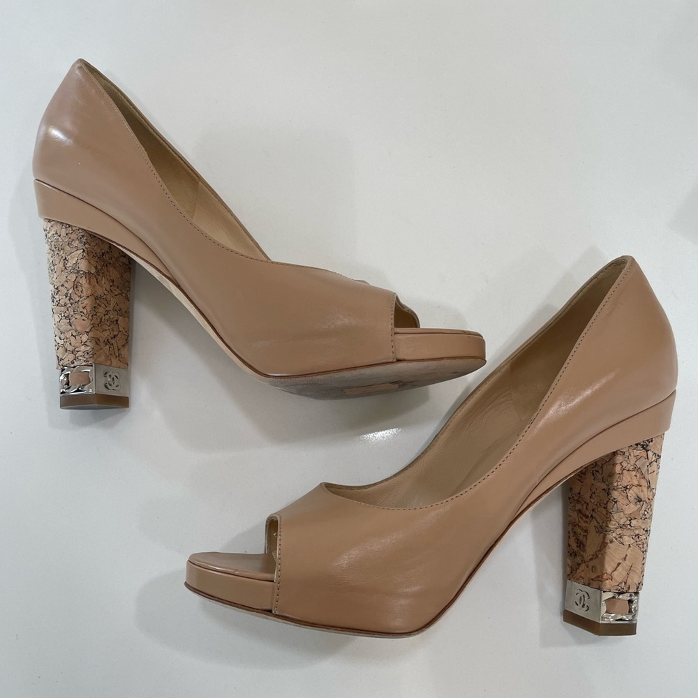 Chanel Interlocking CC chain peep toe heels 36.5